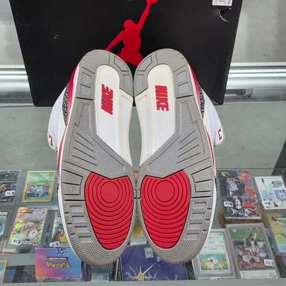 Nike Air Jordan 3 Retro Fire Red 2022 Size 10.5 (DN3707-160) White Red Grey
